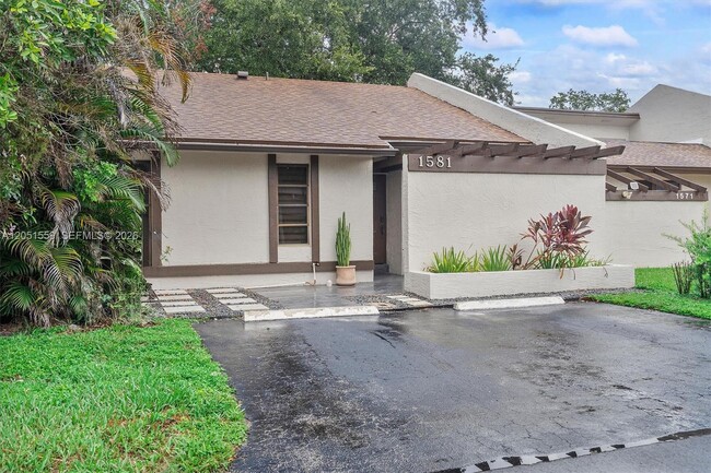 Photo - 1581 NW 98th Way