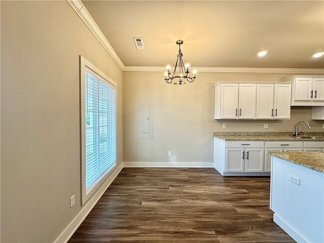 Photo - 1011 NE Hts Ln