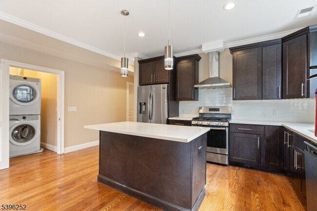 Photo - 57 Elm St Unidad 1