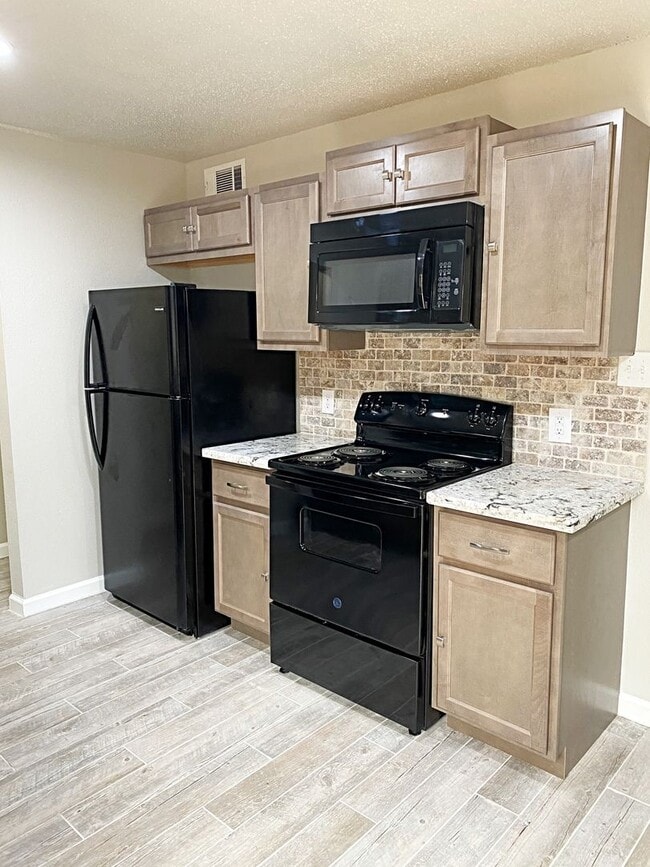 Photo - 6023 Bedford Dr