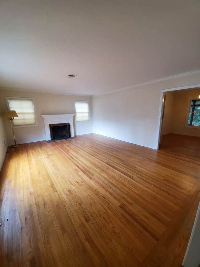 Photo - 1241 Perkins Way