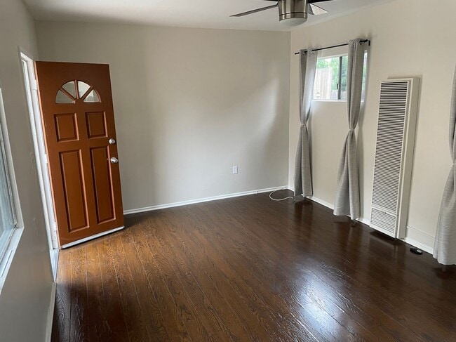Photo - 518 W King St Unit 1/2