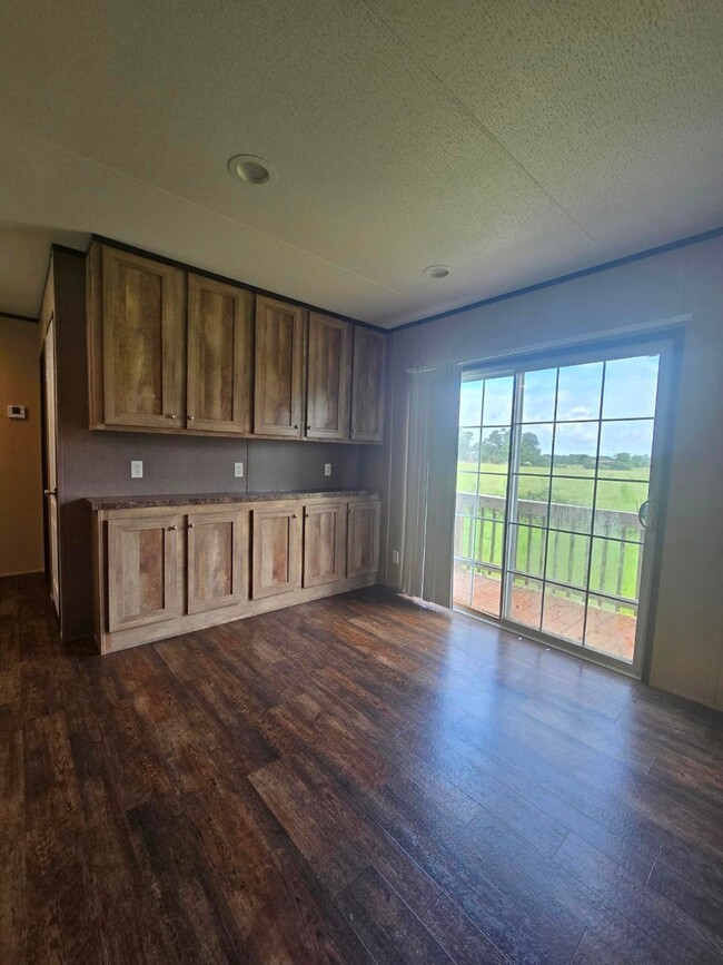 Photo - 29502 FM 1736