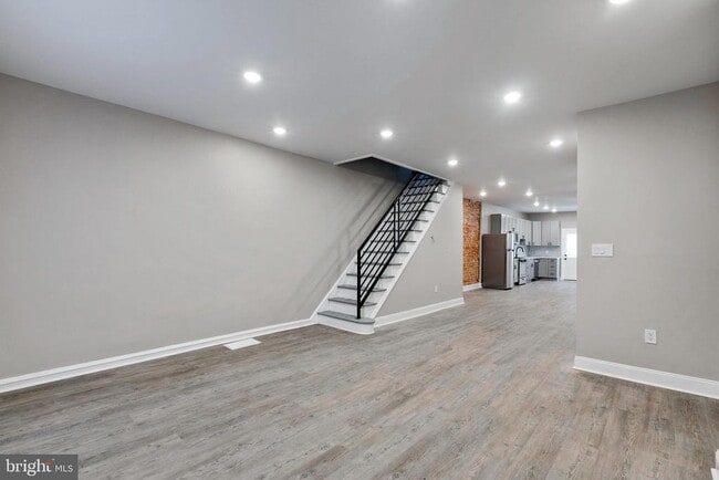 Photo - 6205 Elmwood Ave