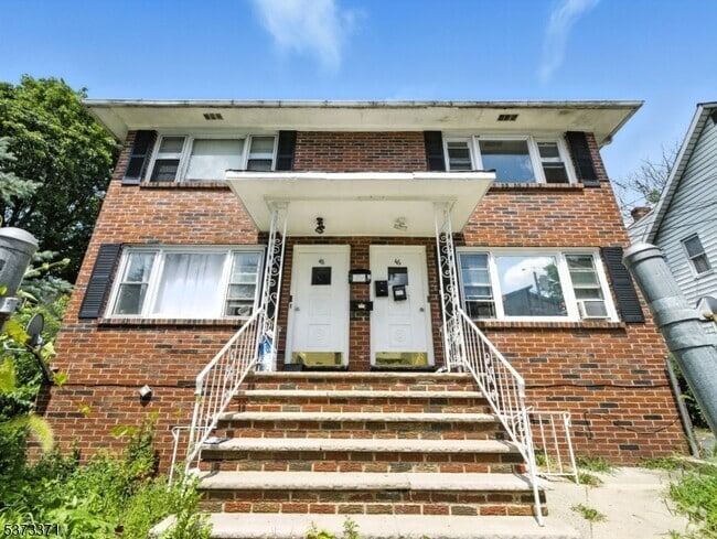 Building Photo - 46 Tichenor Terrace Unit 4 Rental