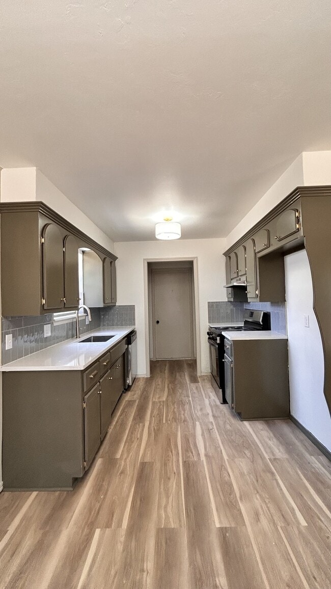 Photo - 726 Garden Grove