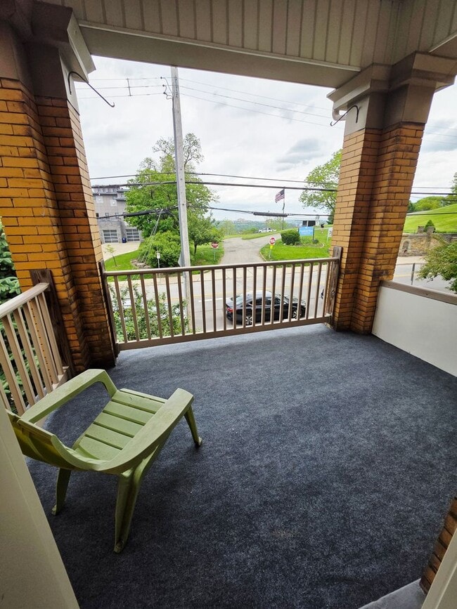 Photo - Killer view! 2 bed 1 bath Mt Washington! AVAILABLE 6/1 Unidad 456 Bailey