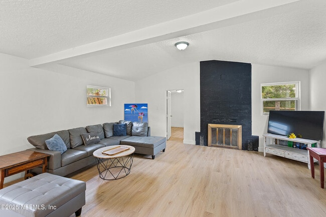 Photo - 7059 Tynan Ave