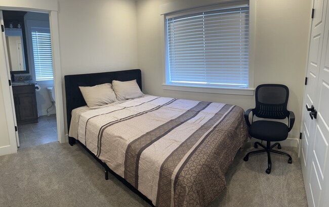 Building Photo - 184 Galena Smt Dr Unit 5