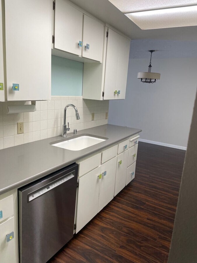 Photo - Charming two bedroom condo in downtown Mor... Unit B