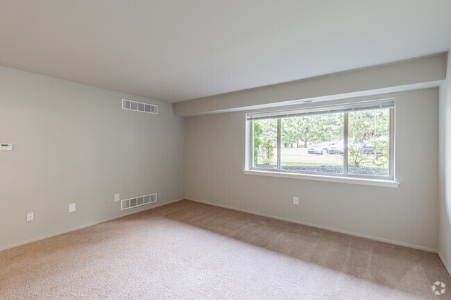 1 BR, 1 BA - 655SF - Living Room
