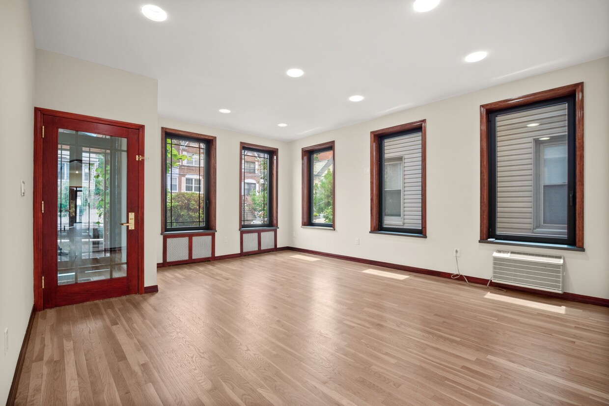Photo - 3245 Corlear Ave (The Bronx, NY)