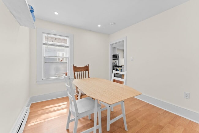Building Photo - 14 Glendale St Unit 14 Glendale St Rental