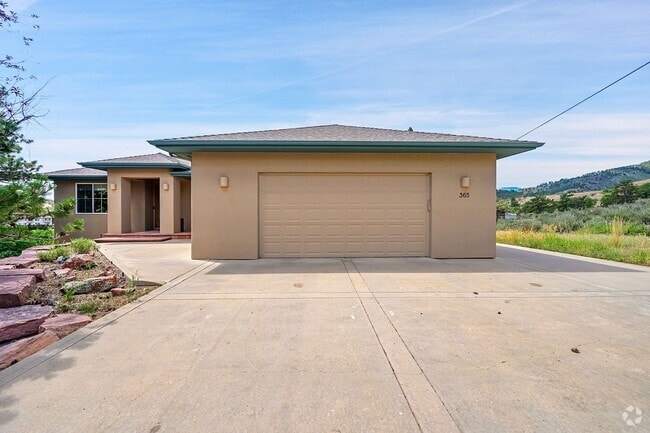 Building Photo - 4 bedroom, 3 bath with separate ADU Rental