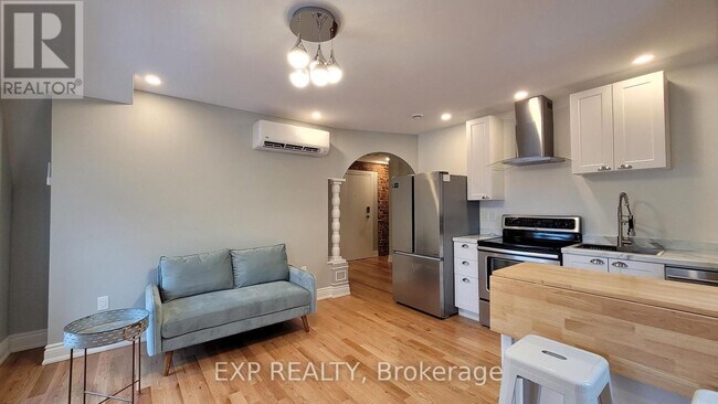 Photo - 157 James St Unité 302