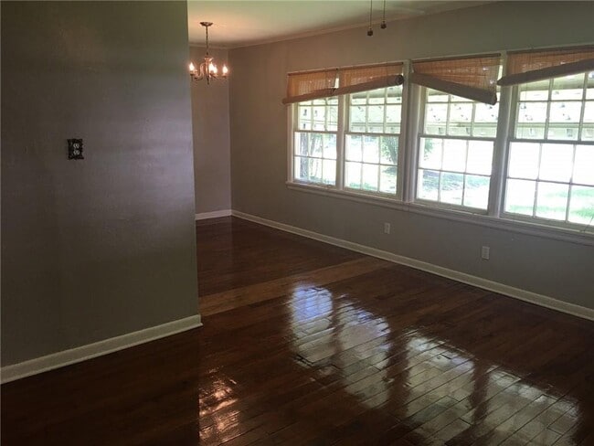 Photo - 3062 Fendley Ave