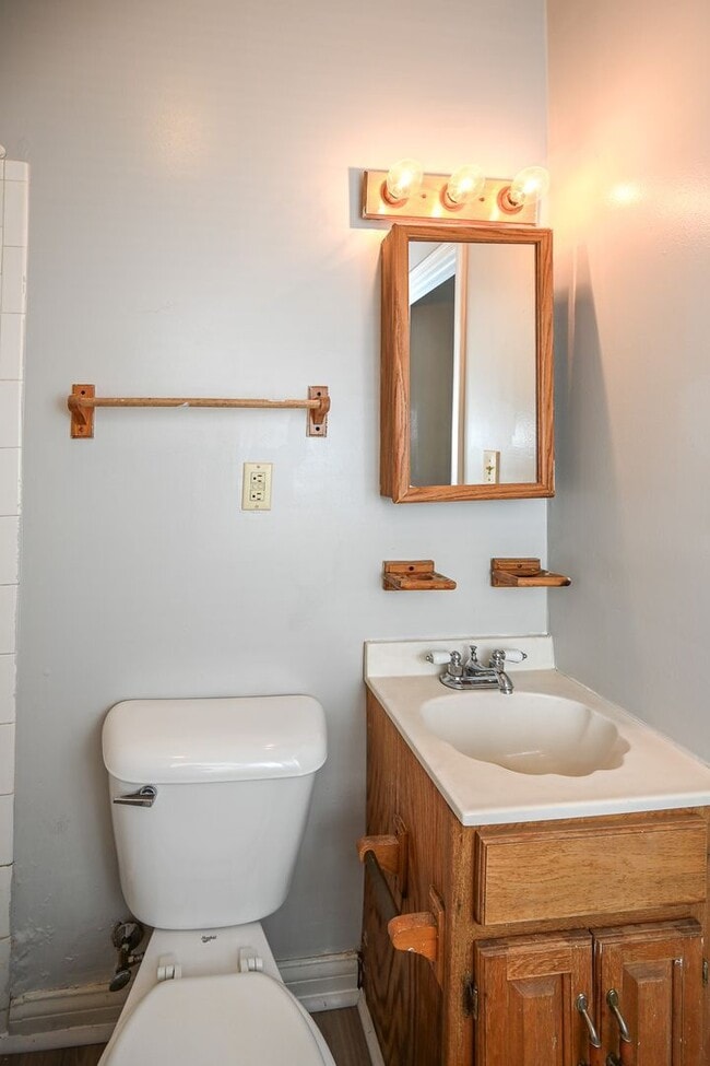 Photo - 2344 Victor St