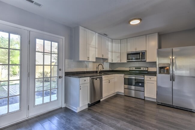 Photo - 3279 Westdale Ct