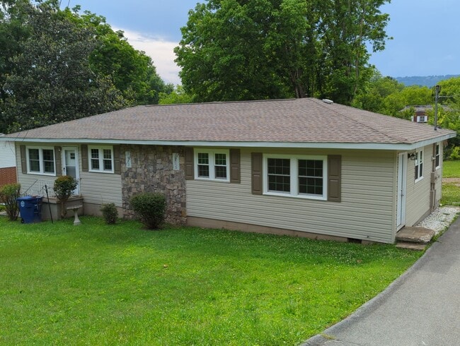 Building Photo - 3415 Hartford Dr Unit 3415 Hartford Dr Rental