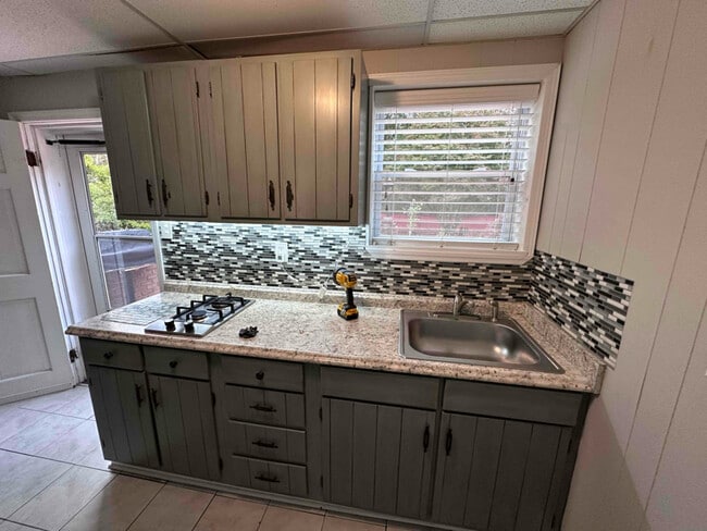 Photo - 729 Carlouetta Rd