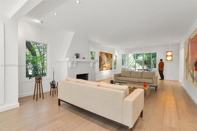 Photo - 4286 Douglas Rd