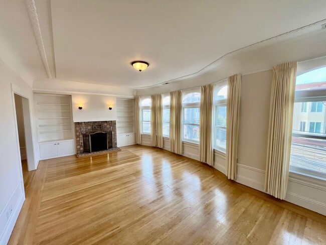Building Photo - LE0009 Unit 454