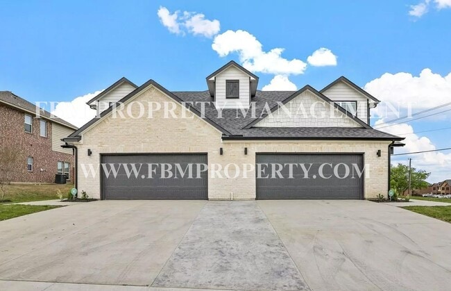 Photo - 5018 Villas Dr