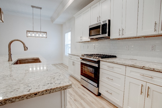 Photo - 1756 Thomas St