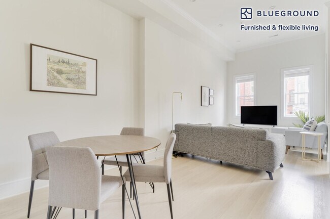 Photo - 1902 R St NW