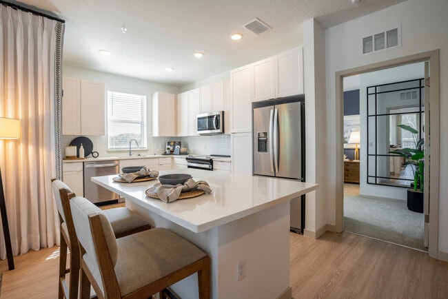 Building Photo - J Ardin at Apopka