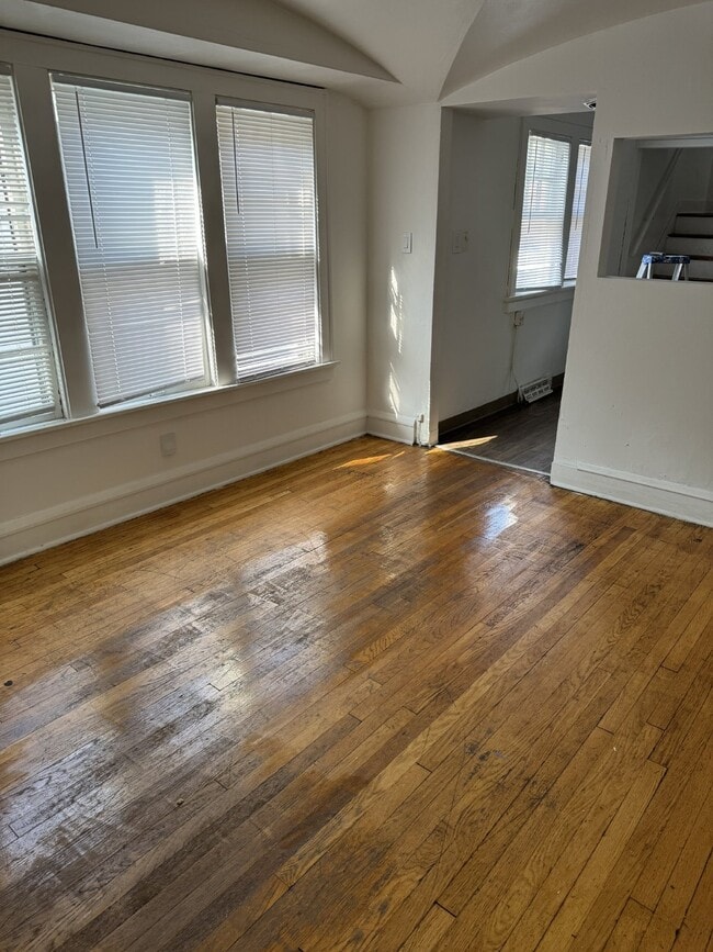 Photo - 4 Bedroom / 1 Bathroom