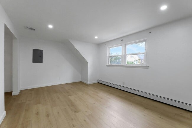 Photo - 130 MOUNT VERNON St Unit 2