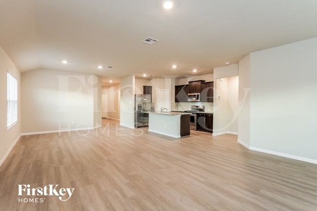Photo - 15007 Maskette Ave