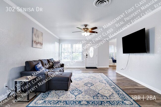 Photo - 302 Senisa Dr