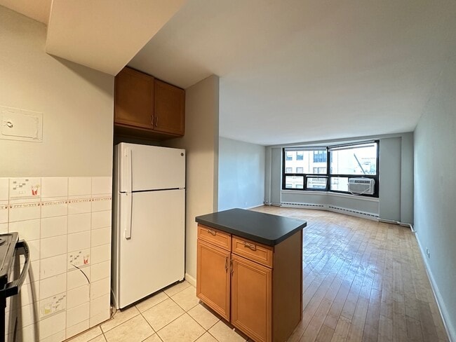 Photo - 450 W Wellington Ave Unit G41