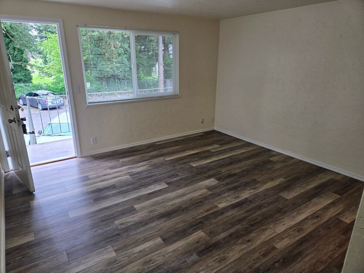 Photo - Studio unit in Bellingham Unit #33