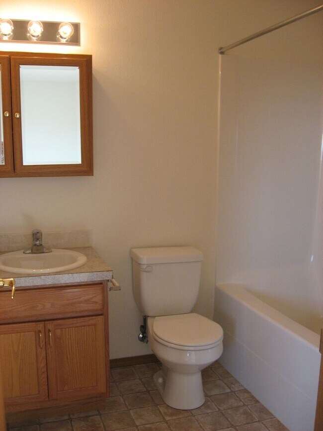 Photo - 1487 NW Elwha St Unit #2