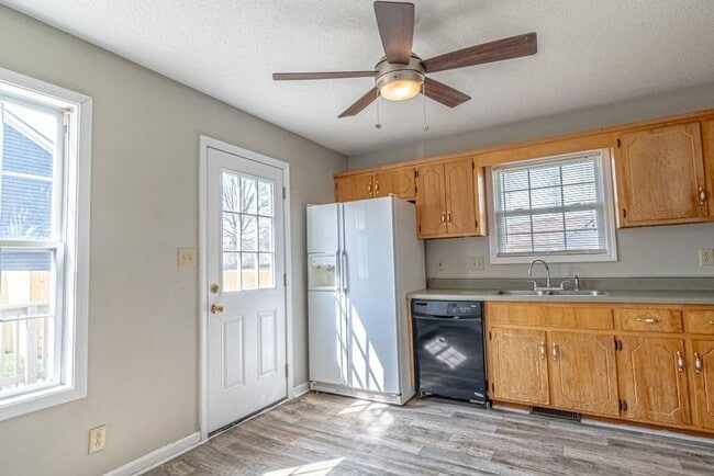 Photo - 1/2 off 1st months rent