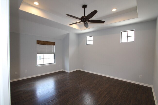 Photo - 3945 Gibson St