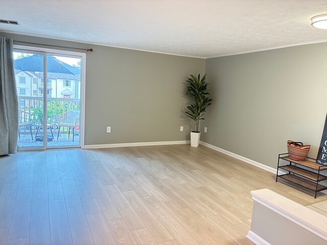 Photo - 815 Stratford Way Unit M