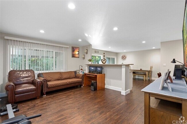 Building Photo - 1250 S Brookhurst St Rental