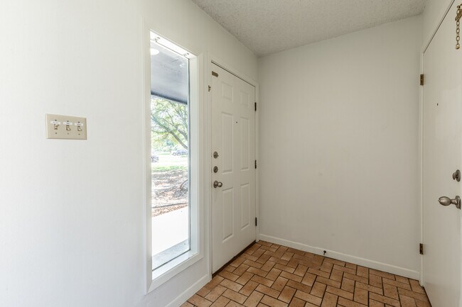 Photo - 1407 Stagecoach Cir