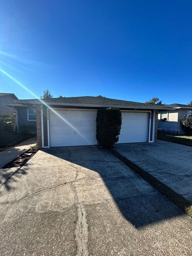 Building Photo - 1007 11th Ct Unit 1007 W 11th Ct