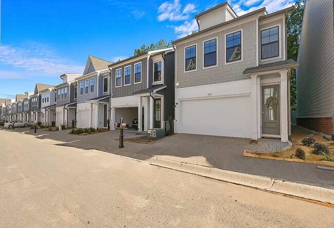 Photo - 727 Stickley Oak Way
