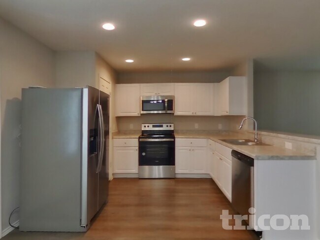 Photo - 7618 Crestway Ridge