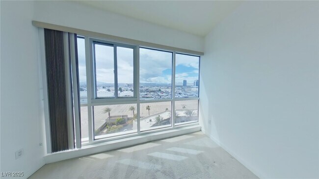 Building Photo - 4575 Dean Martin Dr Unit 804