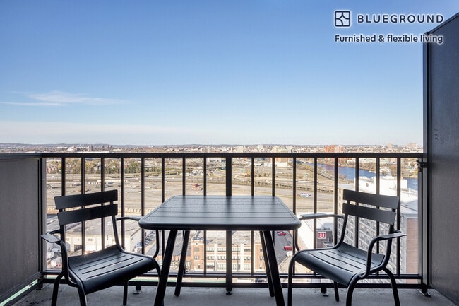 Photo - 270 Babcock St Unidad FL18-ID822