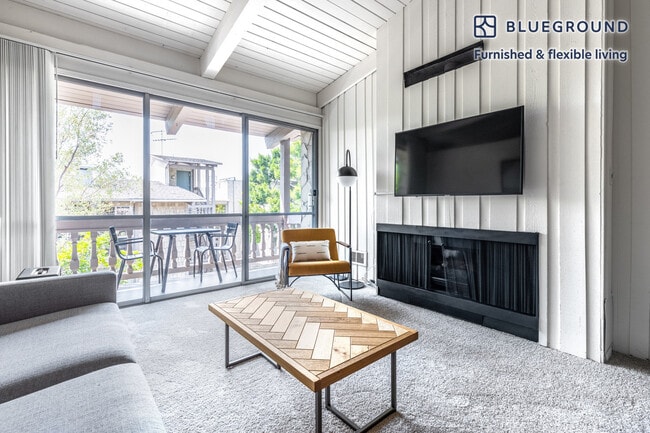 Photo - 6140 Canterbury Dr Unidad FL3-ID331