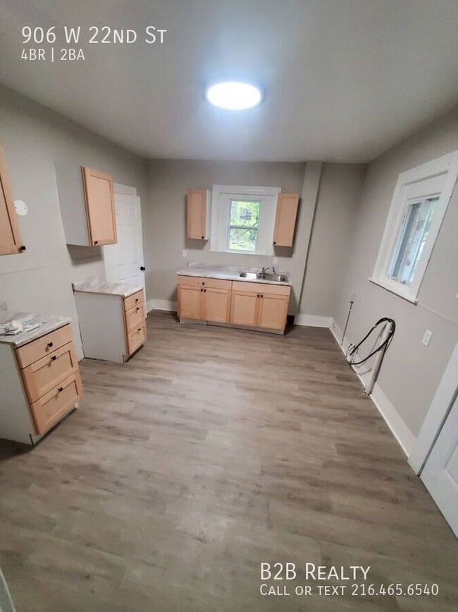 Photo - 906 W 22nd St