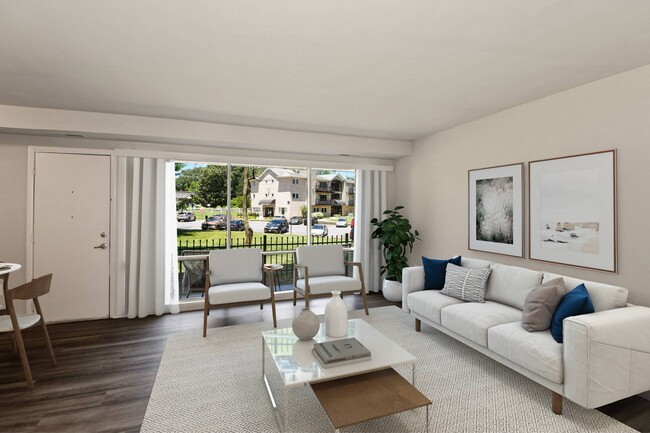 Photo - Laurel Pines